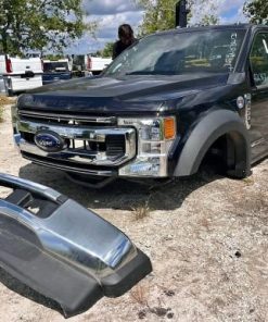 2017-2024 Ford F450 F550 2 door Regular front clip hood fenders grille headlights bumper 2017-2022 Ford F450 F550 Black 2 door Regular Cab with doors and front clip (hood, fenders, grille, headlights and bumper) . No mirrors, no air bags, no interior parts.