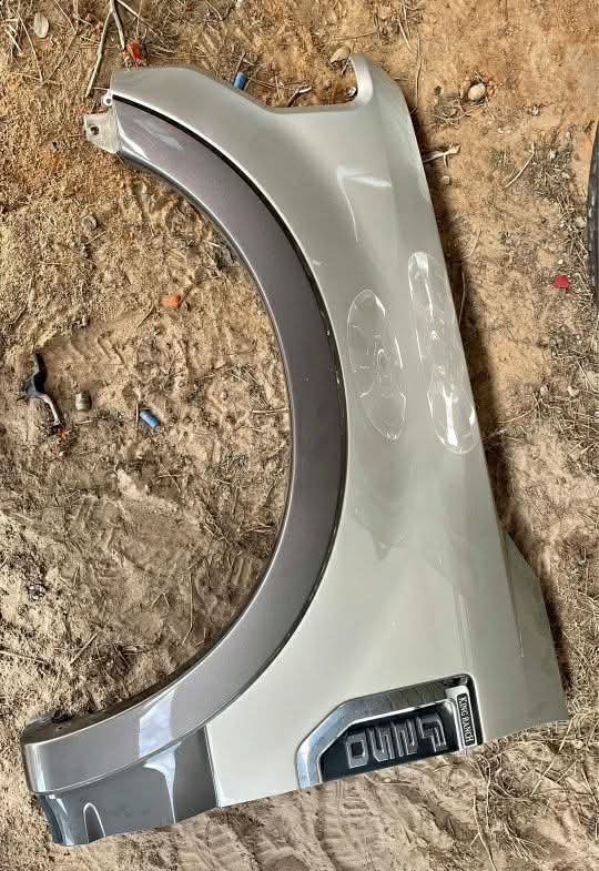 2017-2022 f250 f350 LH fender Left side fender for 2017-2022 f250 & f350 . Comes with flare and badge