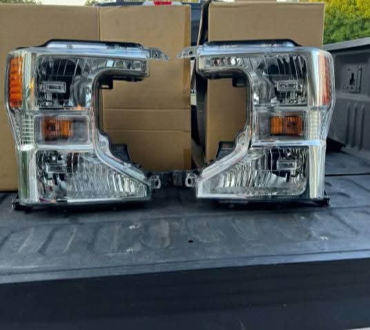 2020-2022 Ford Super Duty OEM Driver and Passenger Side Halogen Headlights, .Halogen headlights still new Will fit 2020-2022