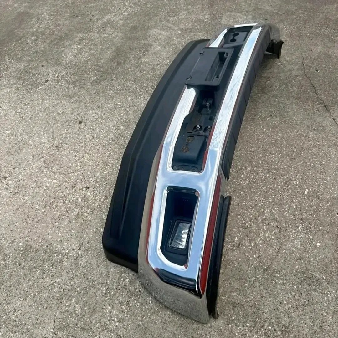 2017 2018 2019 Ford F250 F350 F450 F550 Superduty OEM Chrome Front Bumper with Fog Lights